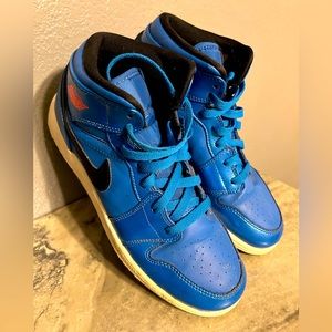 Air Jordan Mid Sport